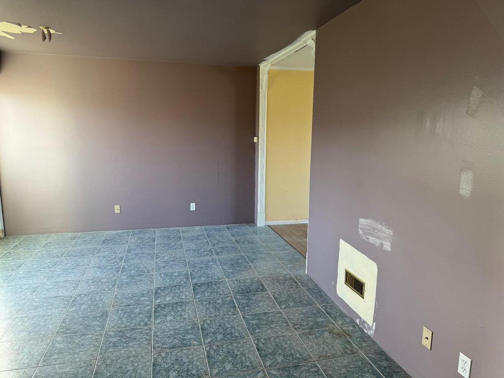 









46


Rue de la Baie-d'Ungava

,
Sept-Îles,




QC
G0G2B0

