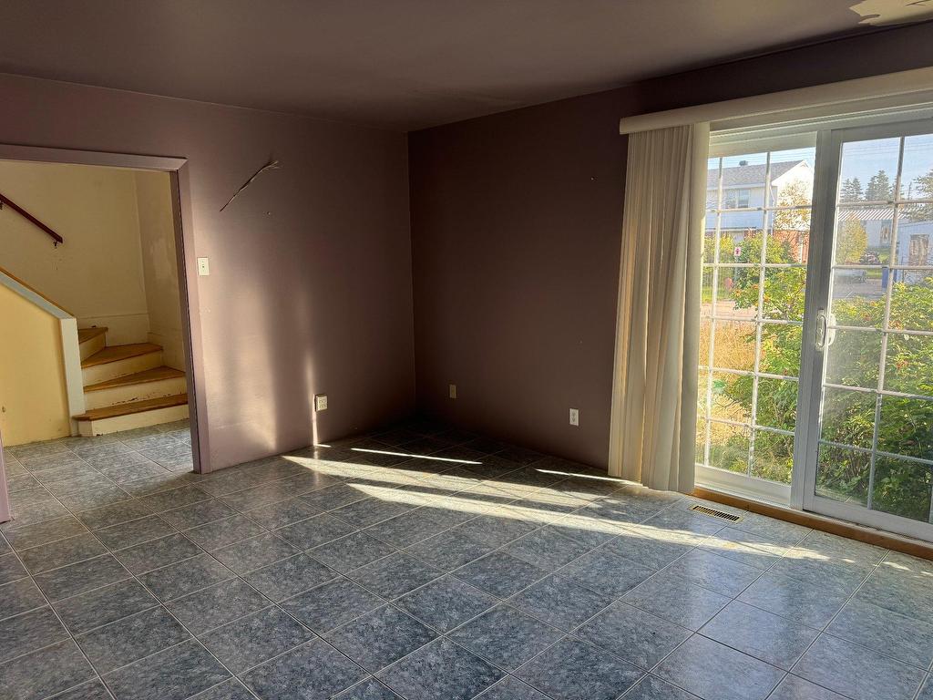 









46


Rue de la Baie-d'Ungava

,
Sept-Îles,




QC
G0G2B0

