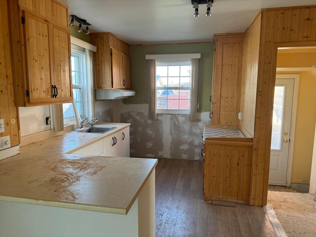 









46


Rue de la Baie-d'Ungava

,
Sept-Îles,




QC
G0G2B0

