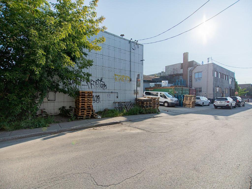 









5425

 - 5447


Rue Chapleau

,
Montréal (Rosemont/La Petite-Patrie),




QC
H2G2E3

