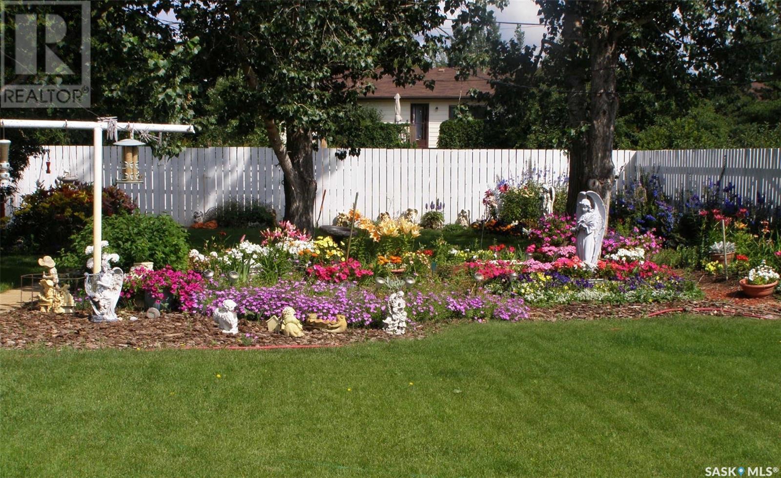 












218 3rd AVENUE W

,
Coleville,




Saskatchewan
S0L0K0

