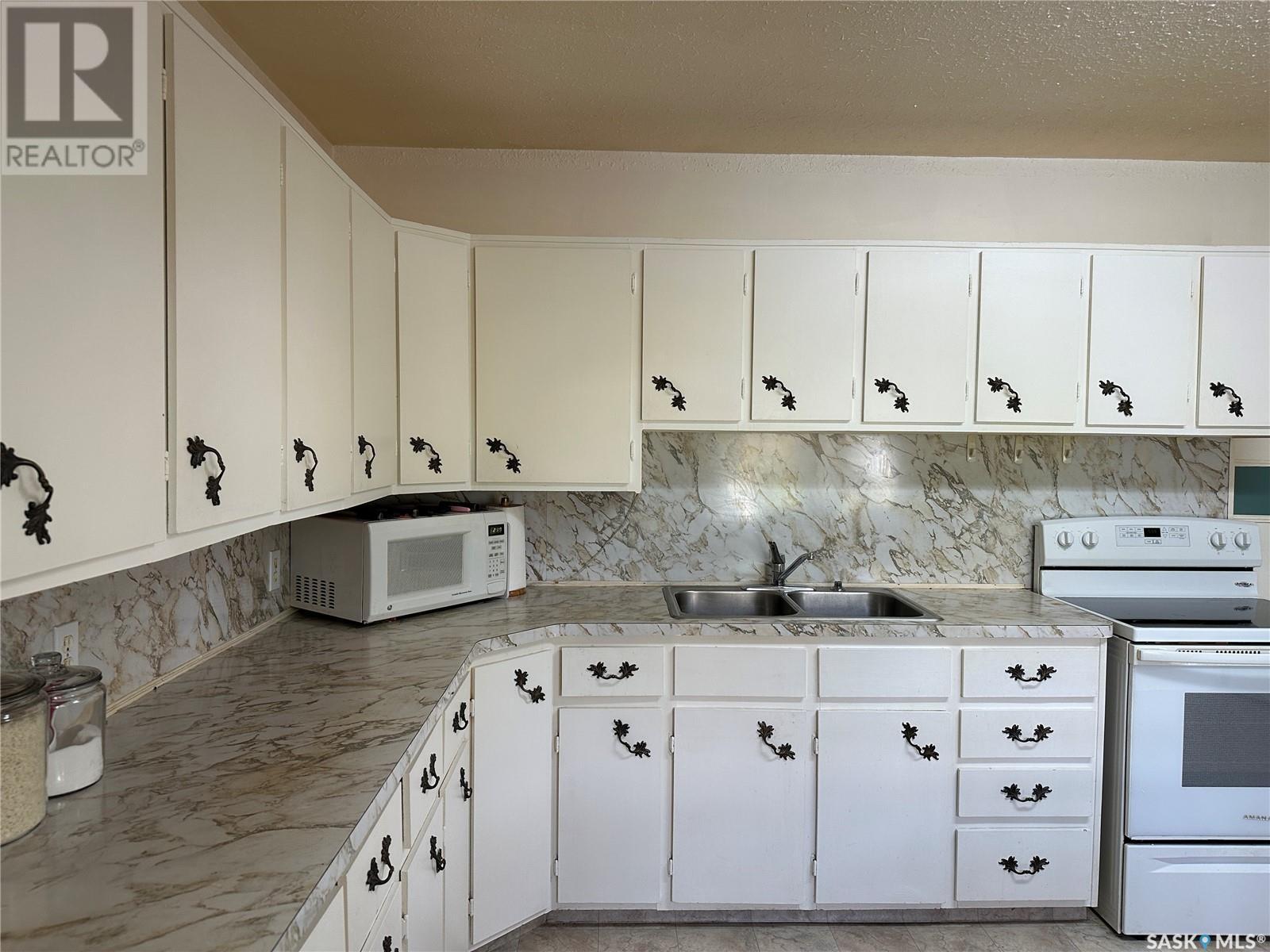 












218 3rd AVENUE W

,
Coleville,




Saskatchewan
S0L0K0

