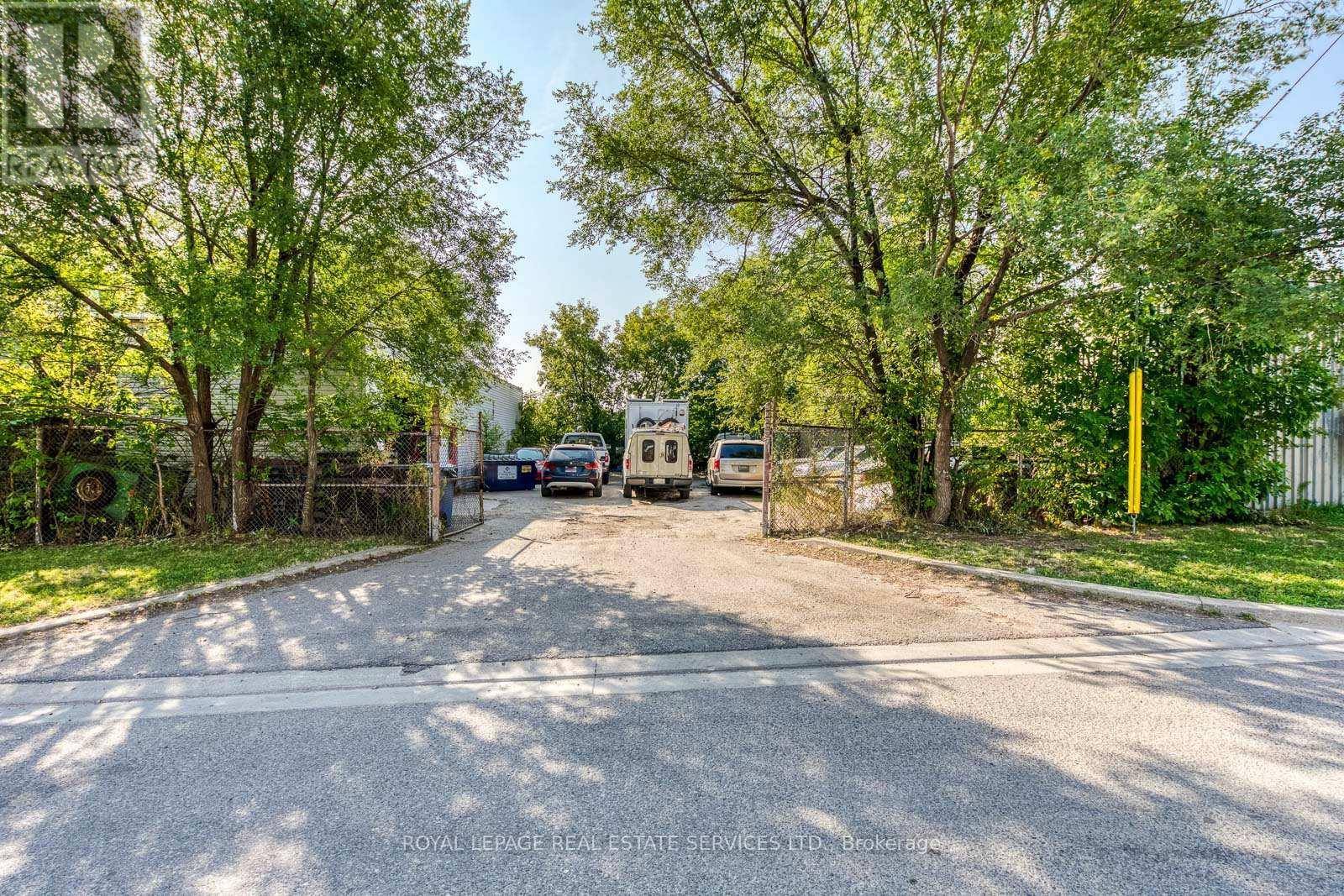 












11 TOWNS ROAD

,
Toronto,




Ontario
M8Z1A2

