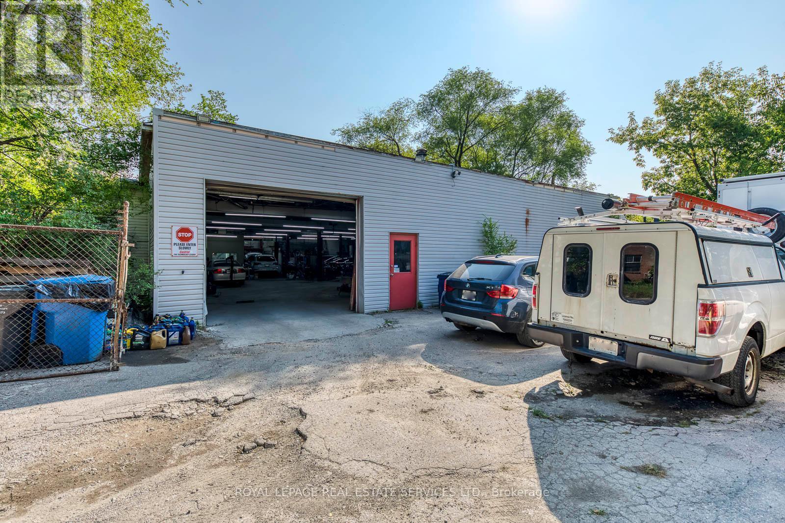 












11 TOWNS ROAD

,
Toronto,




Ontario
M8Z1A2

