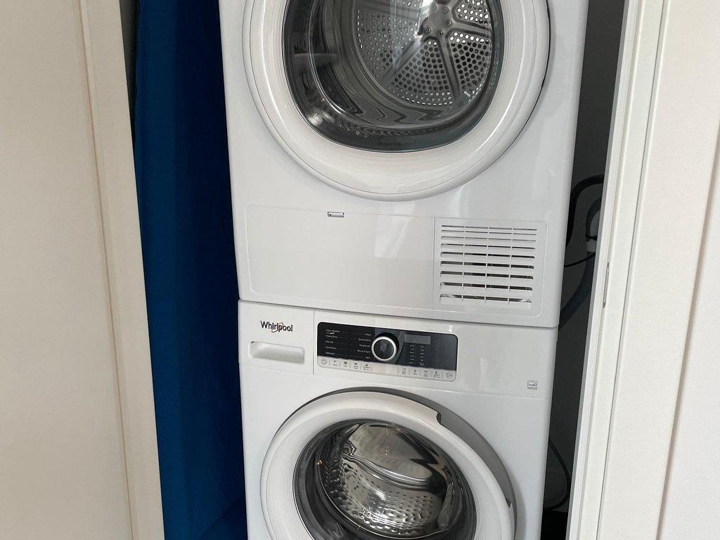 









1500


Boul. René-Lévesque O.

, 2514,
Montréal (Ville-Marie),




QC
H3G0H6

