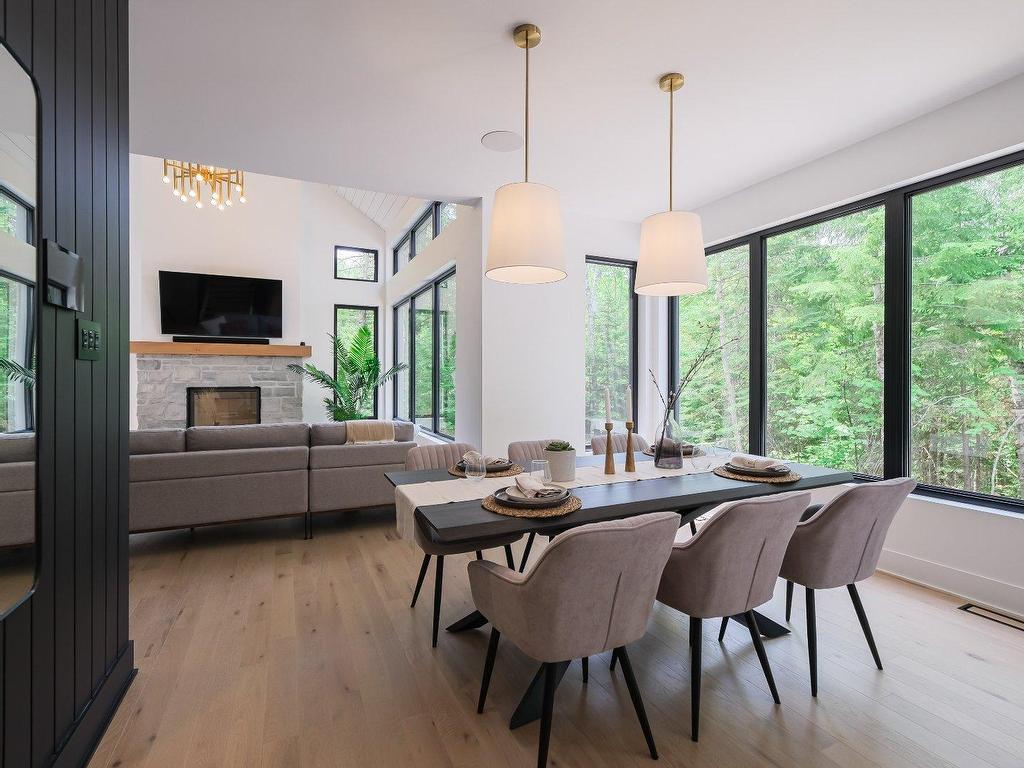 









3205


Rue du Chinook

,
Sainte-Adèle,




QC
J8B0L3

