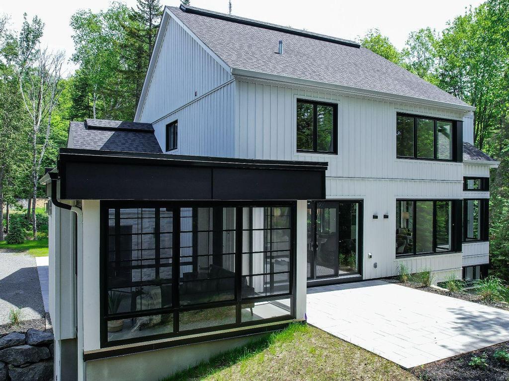 









3205


Rue du Chinook

,
Sainte-Adèle,




QC
J8B0L3

