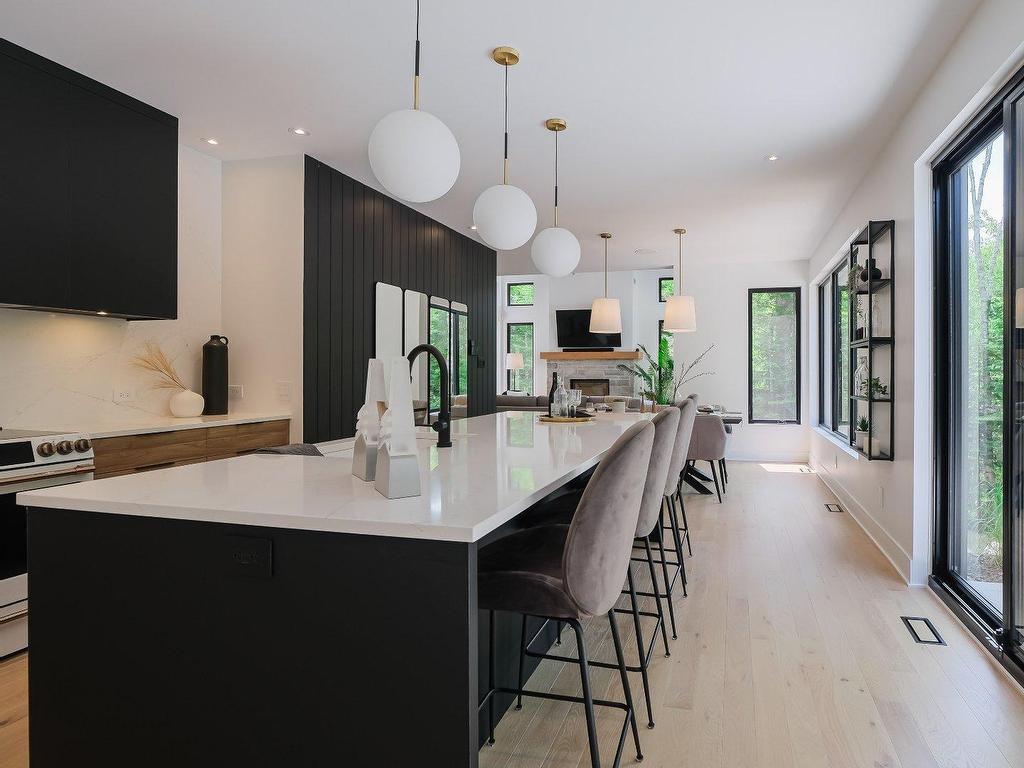 









3205


Rue du Chinook

,
Sainte-Adèle,




QC
J8B0L3

