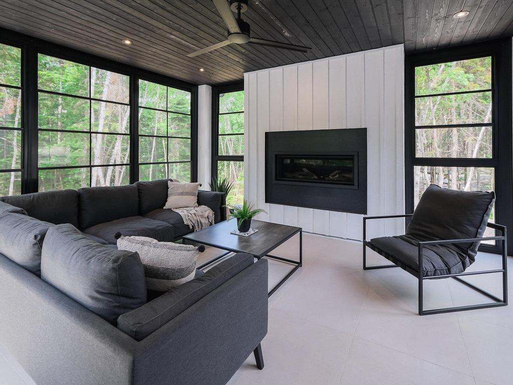 









3205


Rue du Chinook

,
Sainte-Adèle,




QC
J8B0L3

