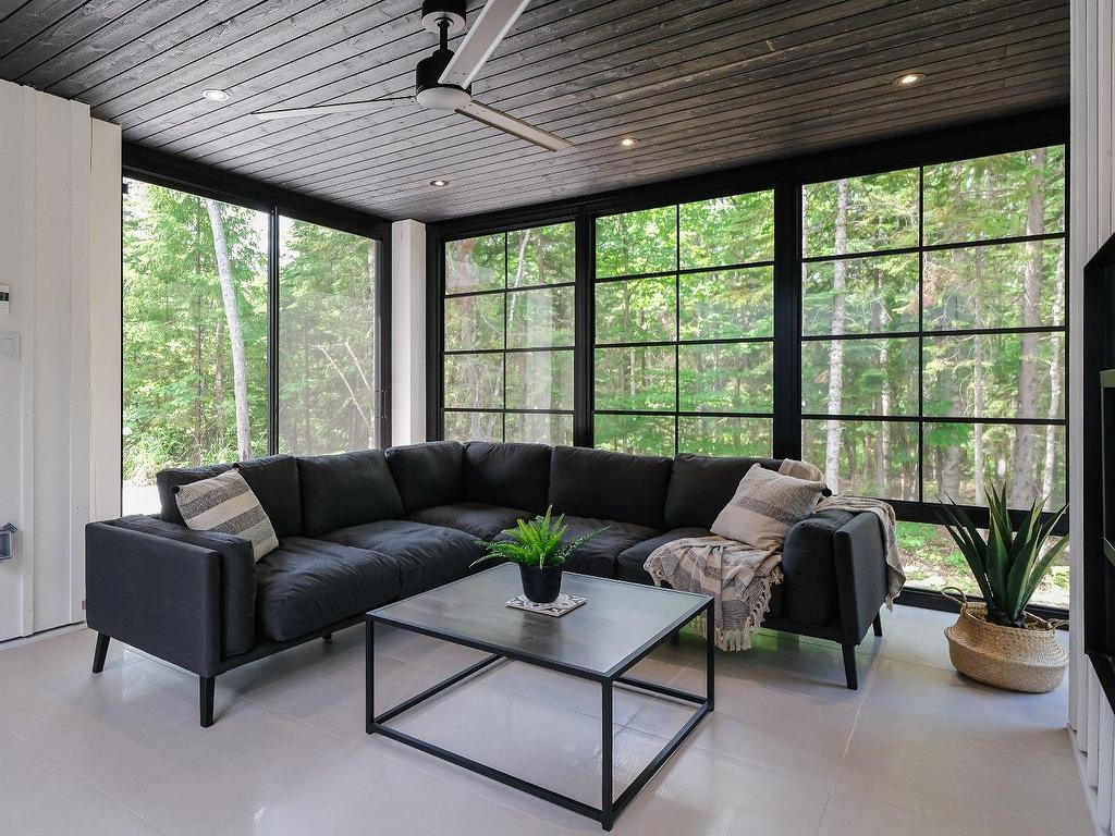 









3205


Rue du Chinook

,
Sainte-Adèle,




QC
J8B0L3


