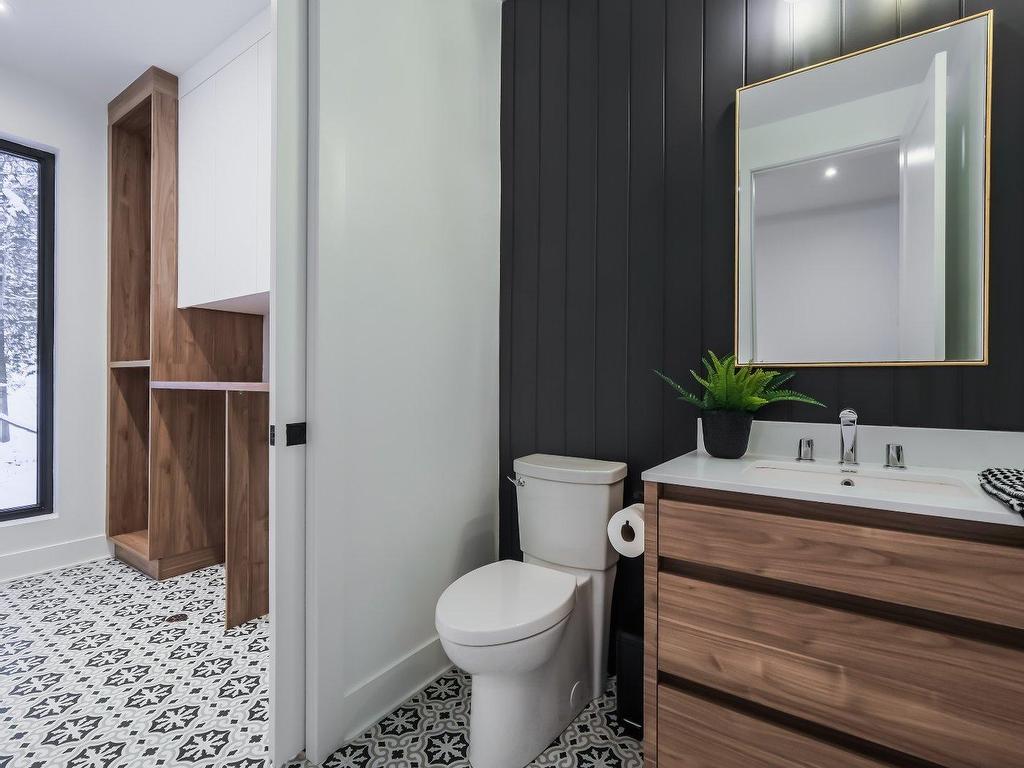 









3205


Rue du Chinook

,
Sainte-Adèle,




QC
J8B0L3


