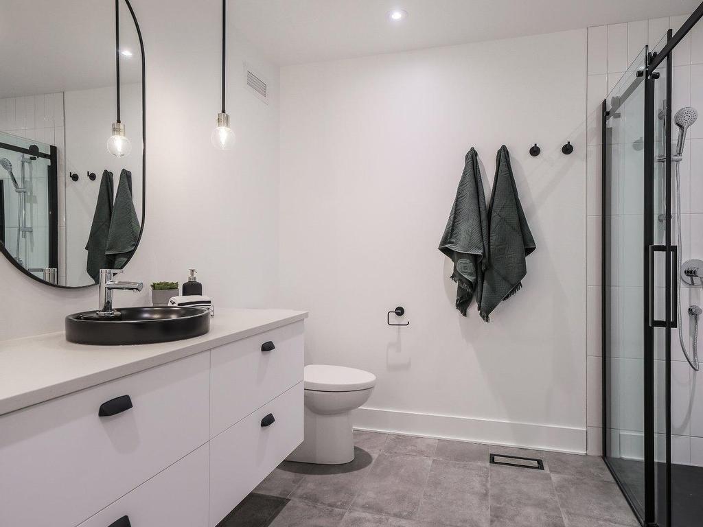 









3205


Rue du Chinook

,
Sainte-Adèle,




QC
J8B0L3

