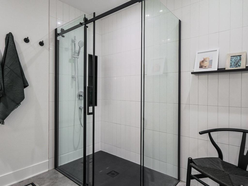 









3205


Rue du Chinook

,
Sainte-Adèle,




QC
J8B0L3

