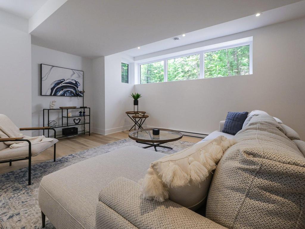 









3205


Rue du Chinook

,
Sainte-Adèle,




QC
J8B0L3

