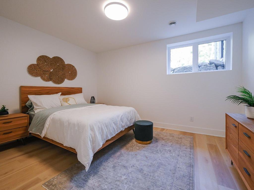 









3205


Rue du Chinook

,
Sainte-Adèle,




QC
J8B0L3

