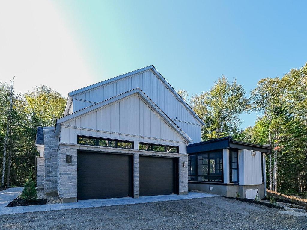 









3205


Rue du Chinook

,
Sainte-Adèle,




QC
J8B0L3


