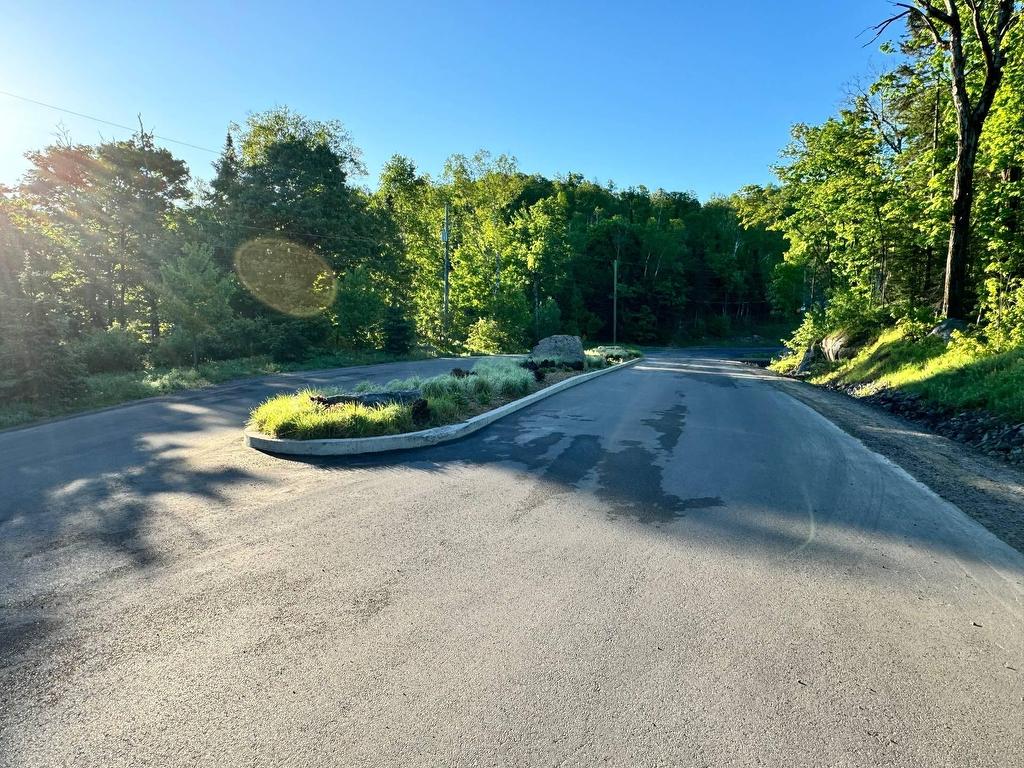 









3205


Rue du Chinook

,
Sainte-Adèle,




QC
J8B0L3

