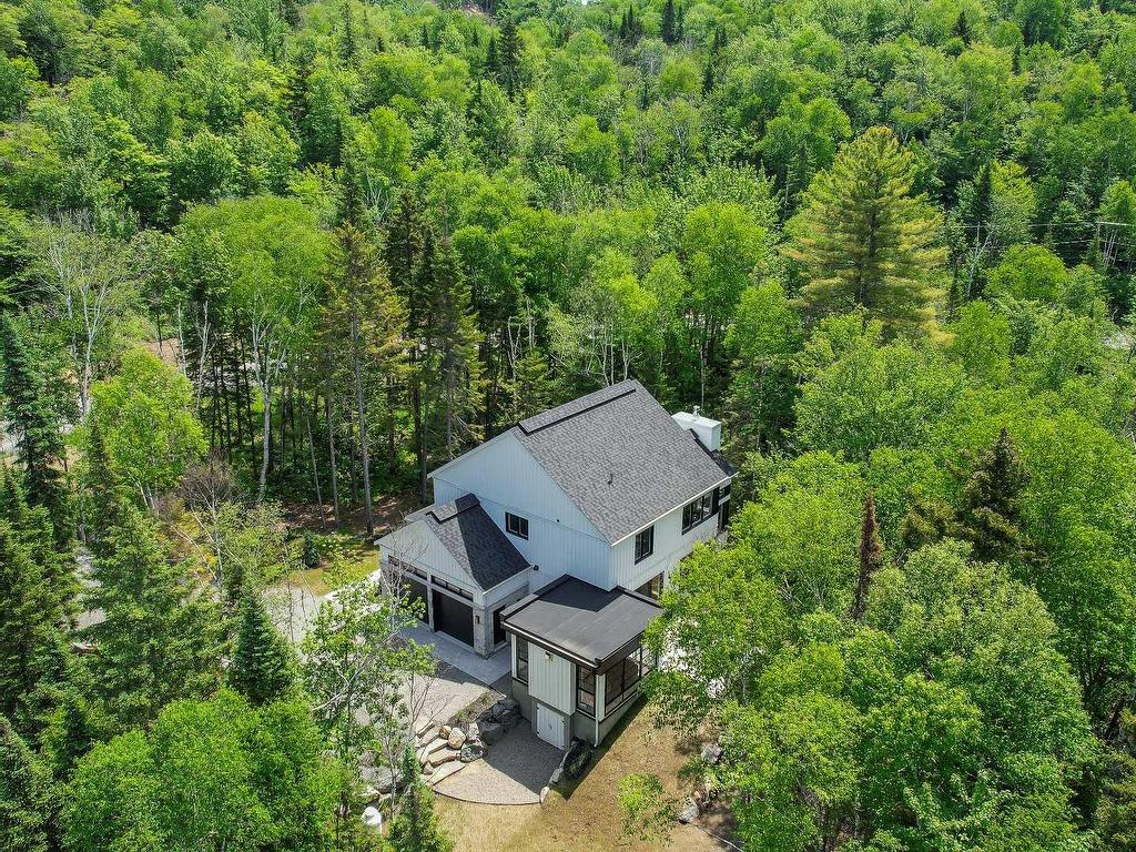 









3205


Rue du Chinook

,
Sainte-Adèle,




QC
J8B0L3

