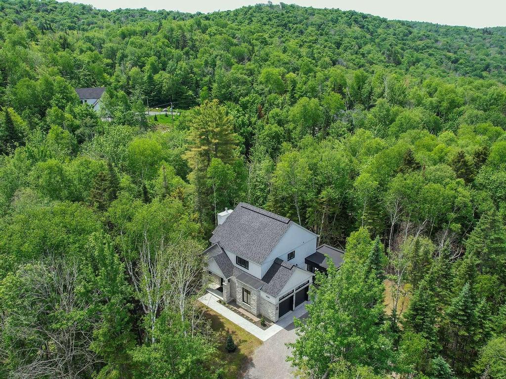 









3205


Rue du Chinook

,
Sainte-Adèle,




QC
J8B0L3

