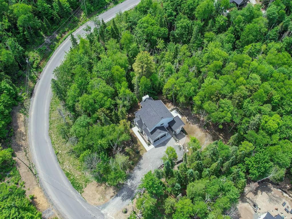 









3205


Rue du Chinook

,
Sainte-Adèle,




QC
J8B0L3

