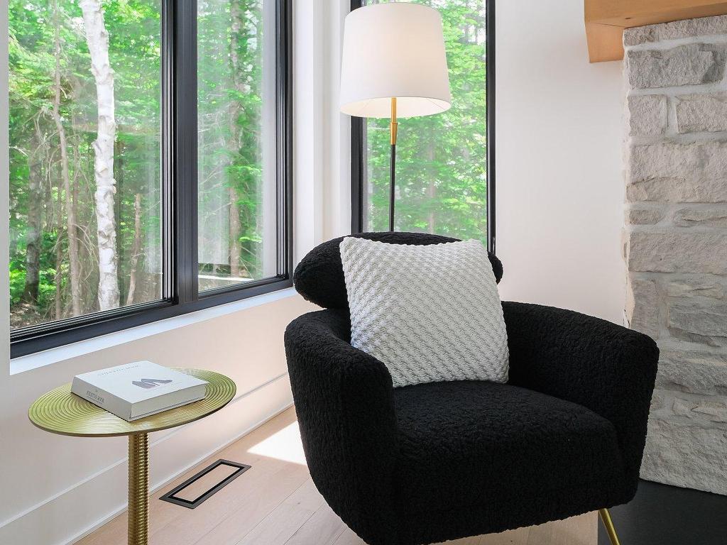 









3205


Rue du Chinook

,
Sainte-Adèle,




QC
J8B0L3


