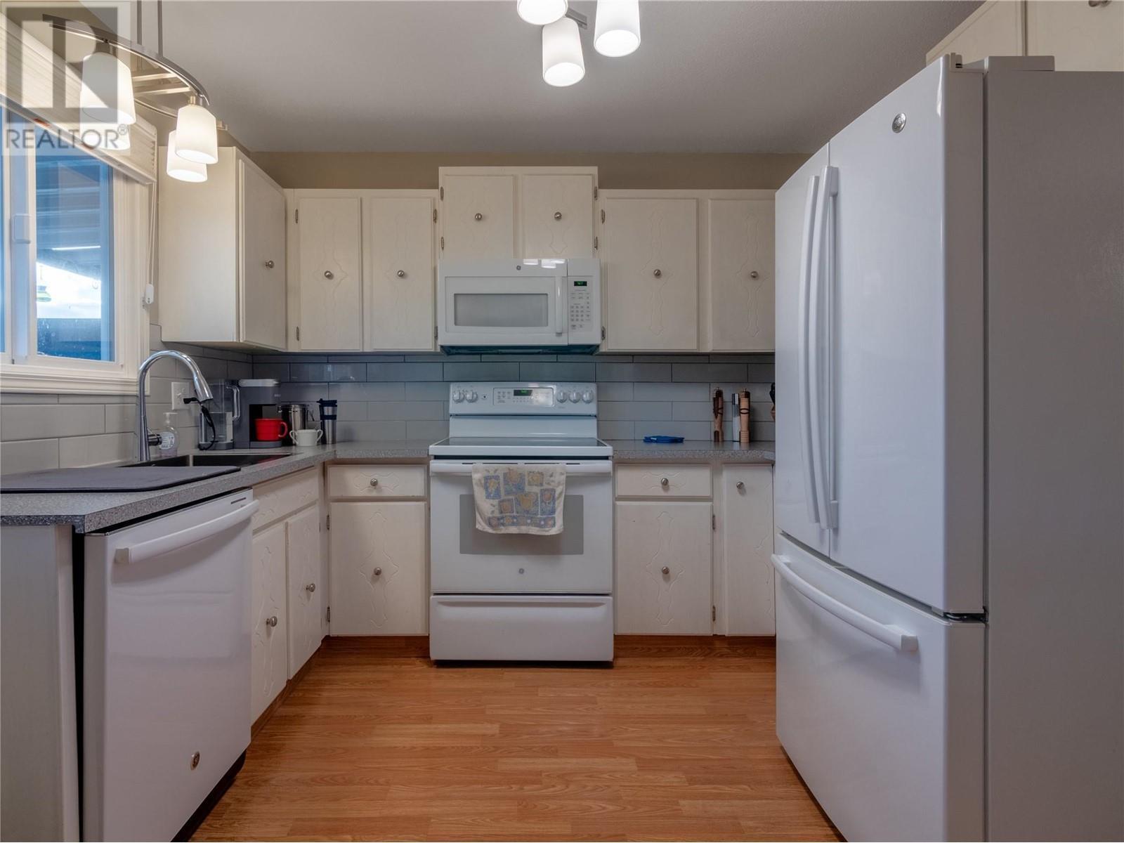 












13707 Dickson Avenue Unit# 13

,
Summerland,




British Columbia
V0H1Z0

