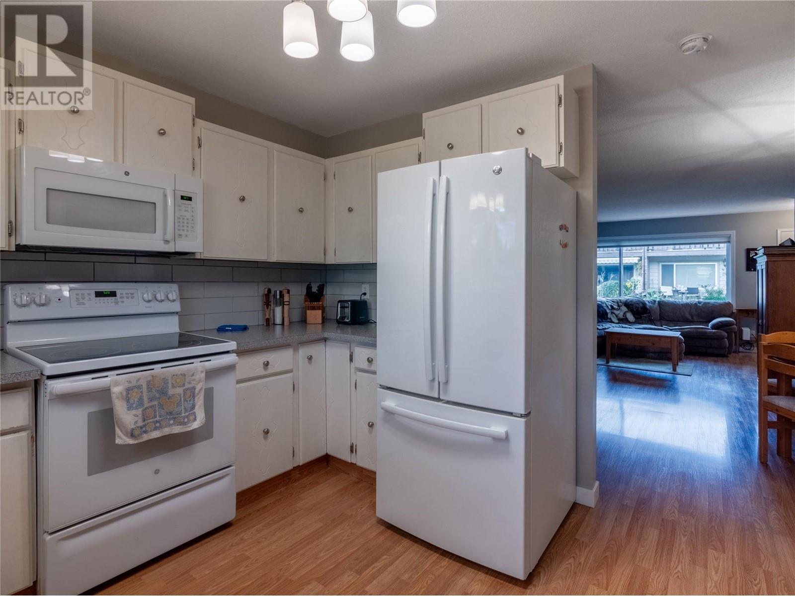 












13707 Dickson Avenue Unit# 13

,
Summerland,




British Columbia
V0H1Z0

