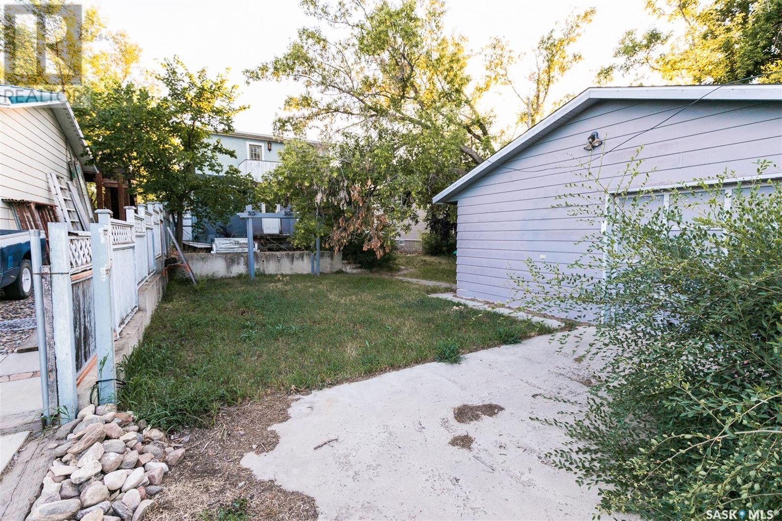 












306 Saskatchewan AVENUE

,
Kerrobert,




Saskatchewan
S0L1R0

