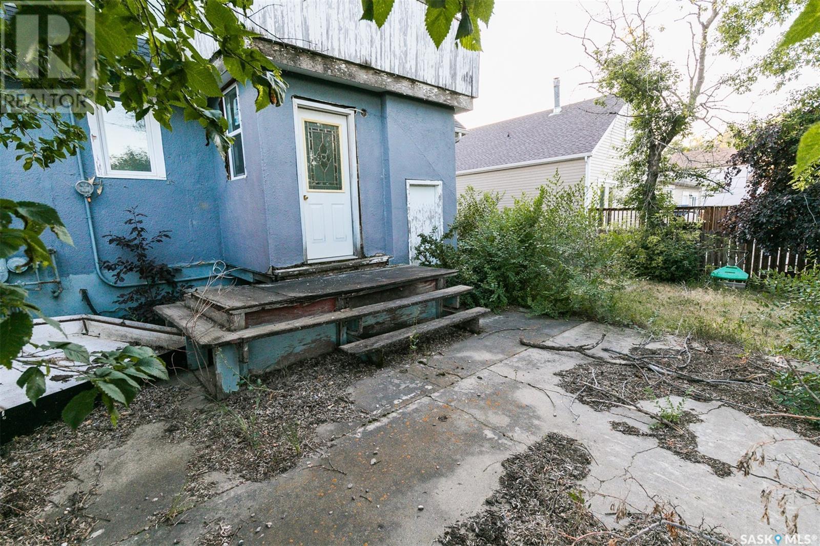 












306 Saskatchewan AVENUE

,
Kerrobert,




Saskatchewan
S0L1R0

