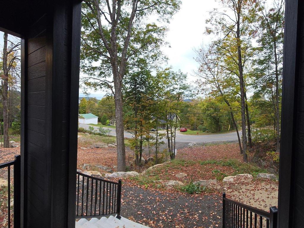 









3505


Rue Rolland

,
Sainte-Adèle,




QC
J8B1E1

