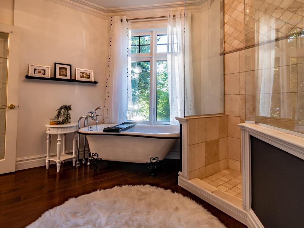 









885


Rue de la Poudrière

,
Shawinigan,




QC
G0X1L0

