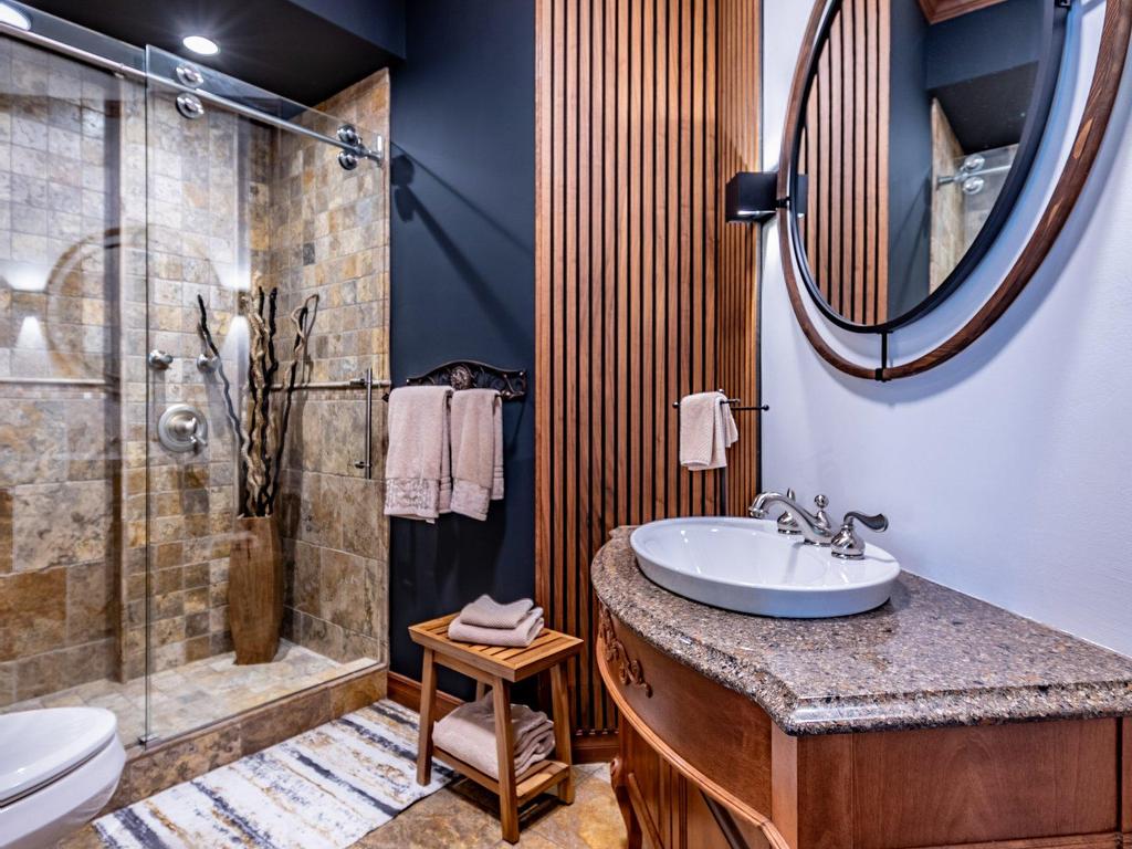 









885


Rue de la Poudrière

,
Shawinigan,




QC
G0X1L0


