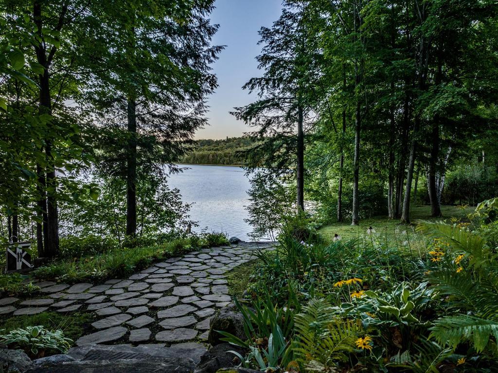 









885


Rue de la Poudrière

,
Shawinigan,




QC
G0X1L0

