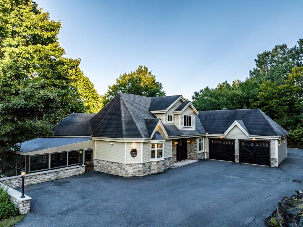









885


Rue de la Poudrière

,
Shawinigan,




QC
G0X1L0

