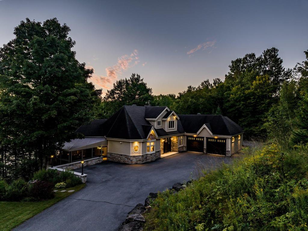 









885


Rue de la Poudrière

,
Shawinigan,




QC
G0X1L0

