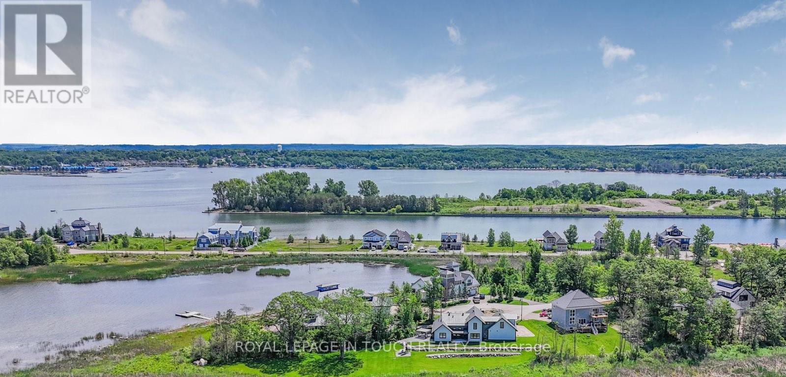 












18 SWAN LANE

,
Tay (Port McNicoll),




Ontario
L0K1R0

