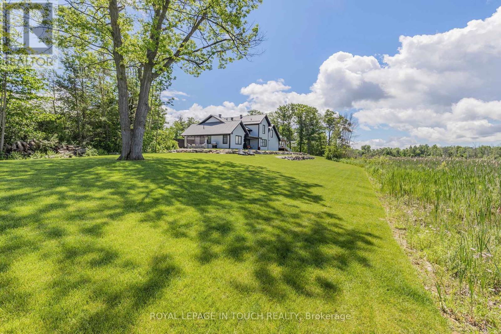 












18 SWAN LANE

,
Tay (Port McNicoll),




Ontario
L0K1R0

