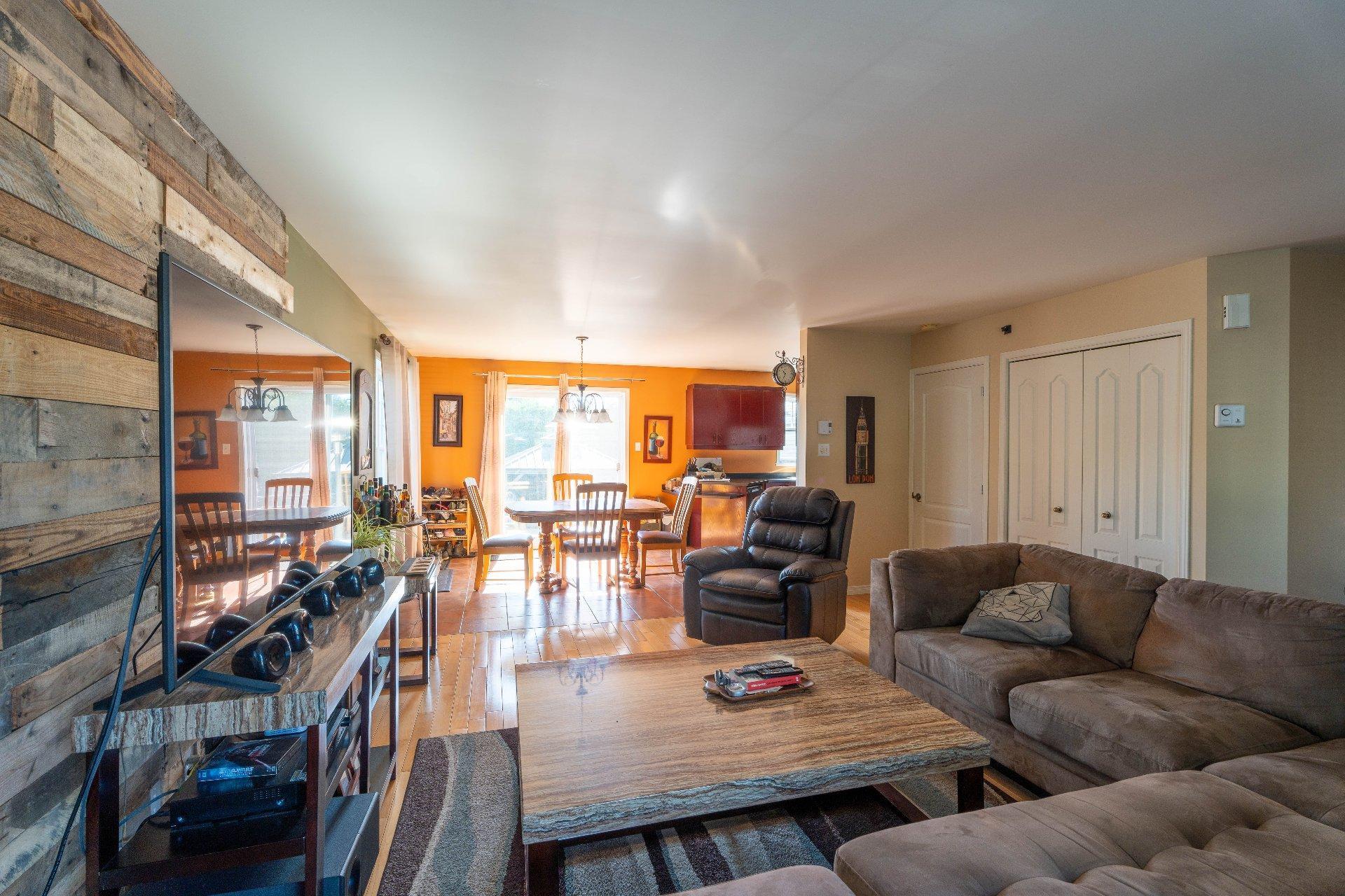 









2525


Rue Beethoven

,
Drummondville,




QC
J2B8M9

