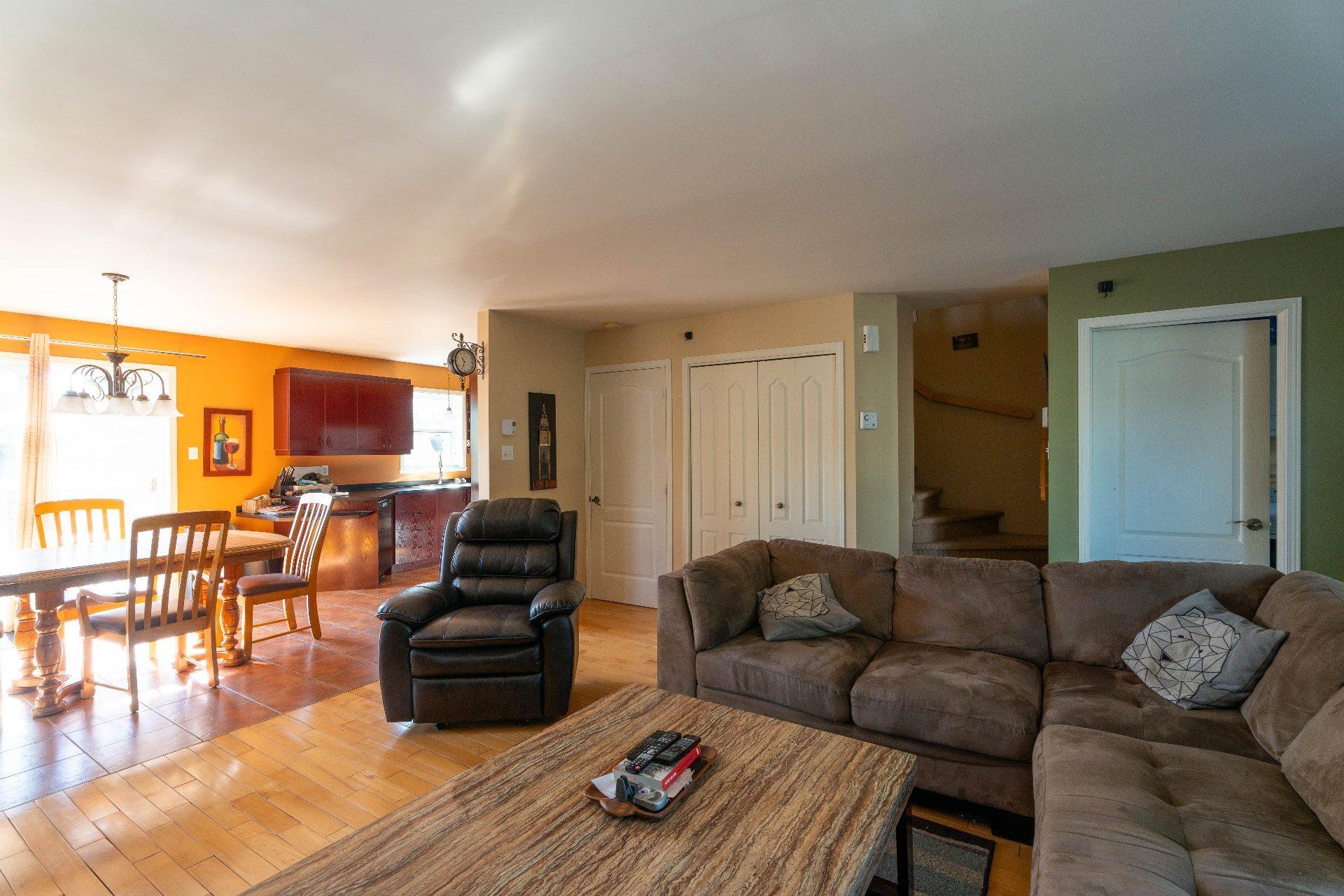 









2525


Rue Beethoven

,
Drummondville,




QC
J2B8M9

