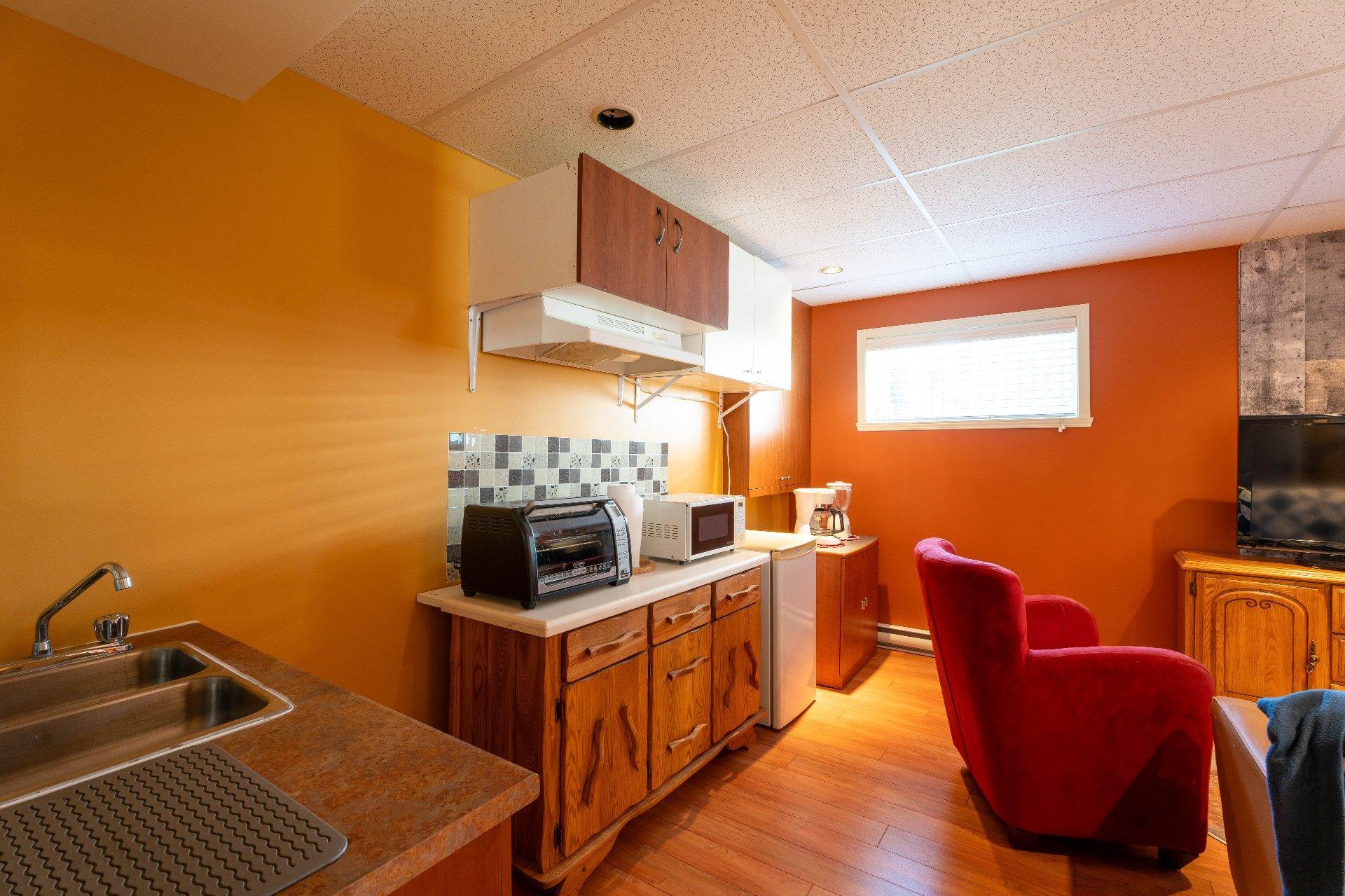 









2525


Rue Beethoven

,
Drummondville,




QC
J2B8M9

