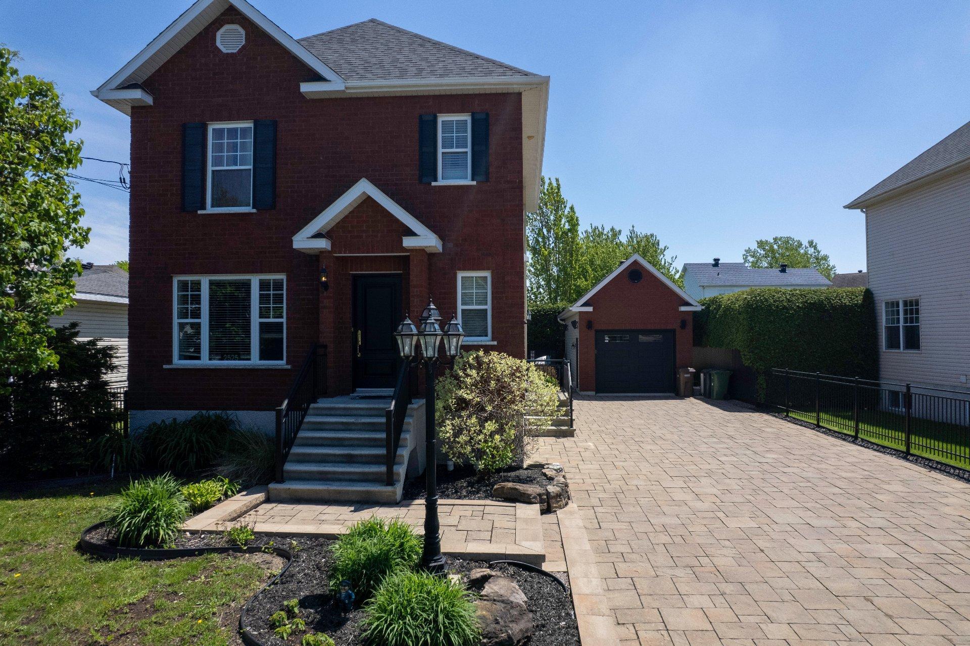 









2525


Rue Beethoven

,
Drummondville,




QC
J2B8M9

