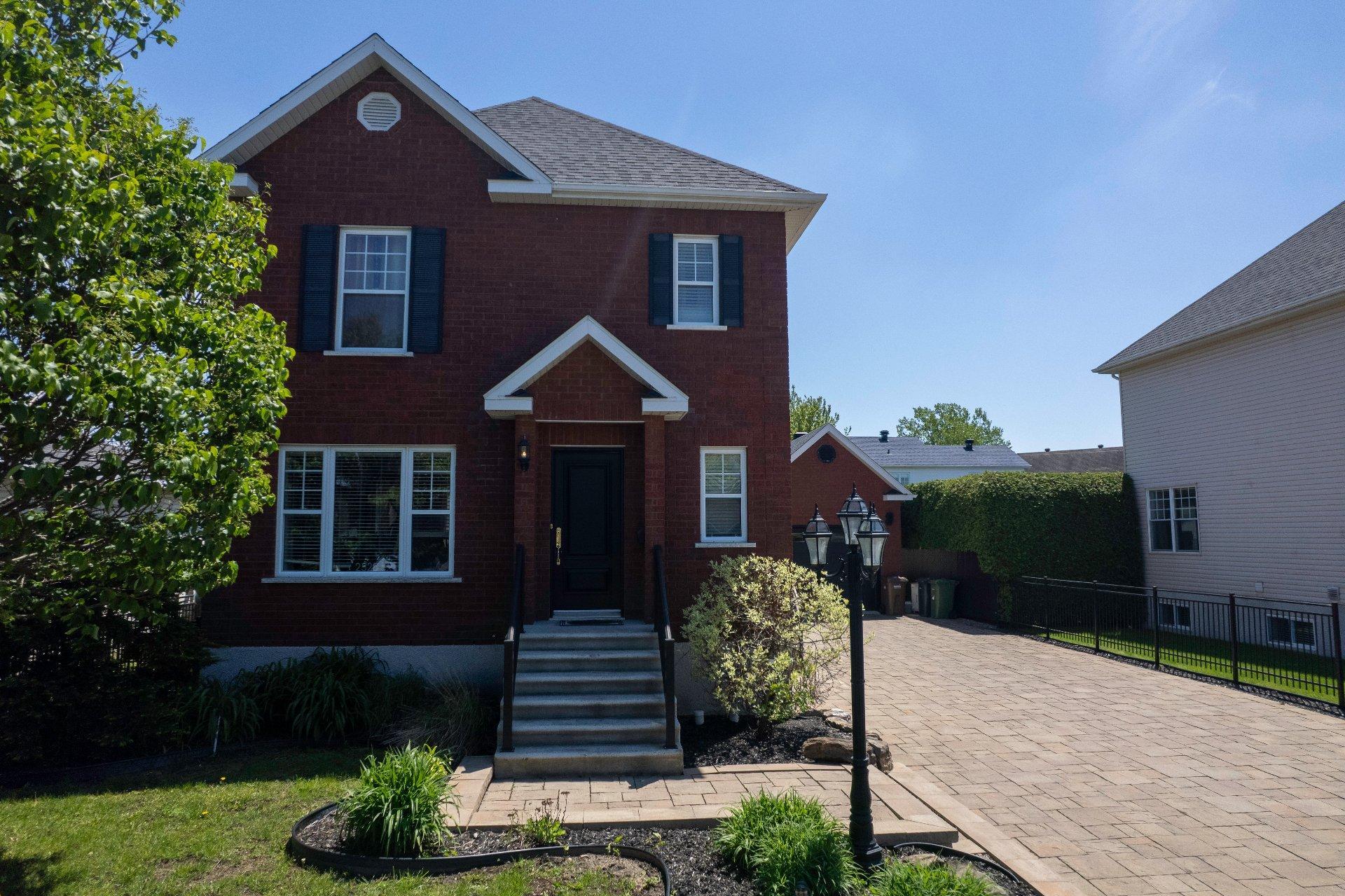 









2525


Rue Beethoven

,
Drummondville,




QC
J2B8M9


