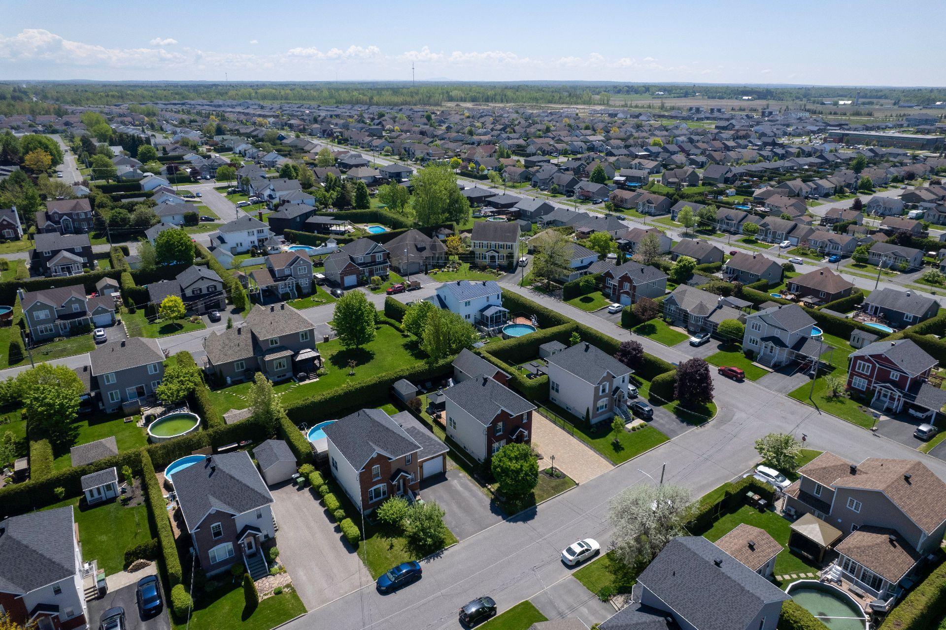 









2525


Rue Beethoven

,
Drummondville,




QC
J2B8M9

