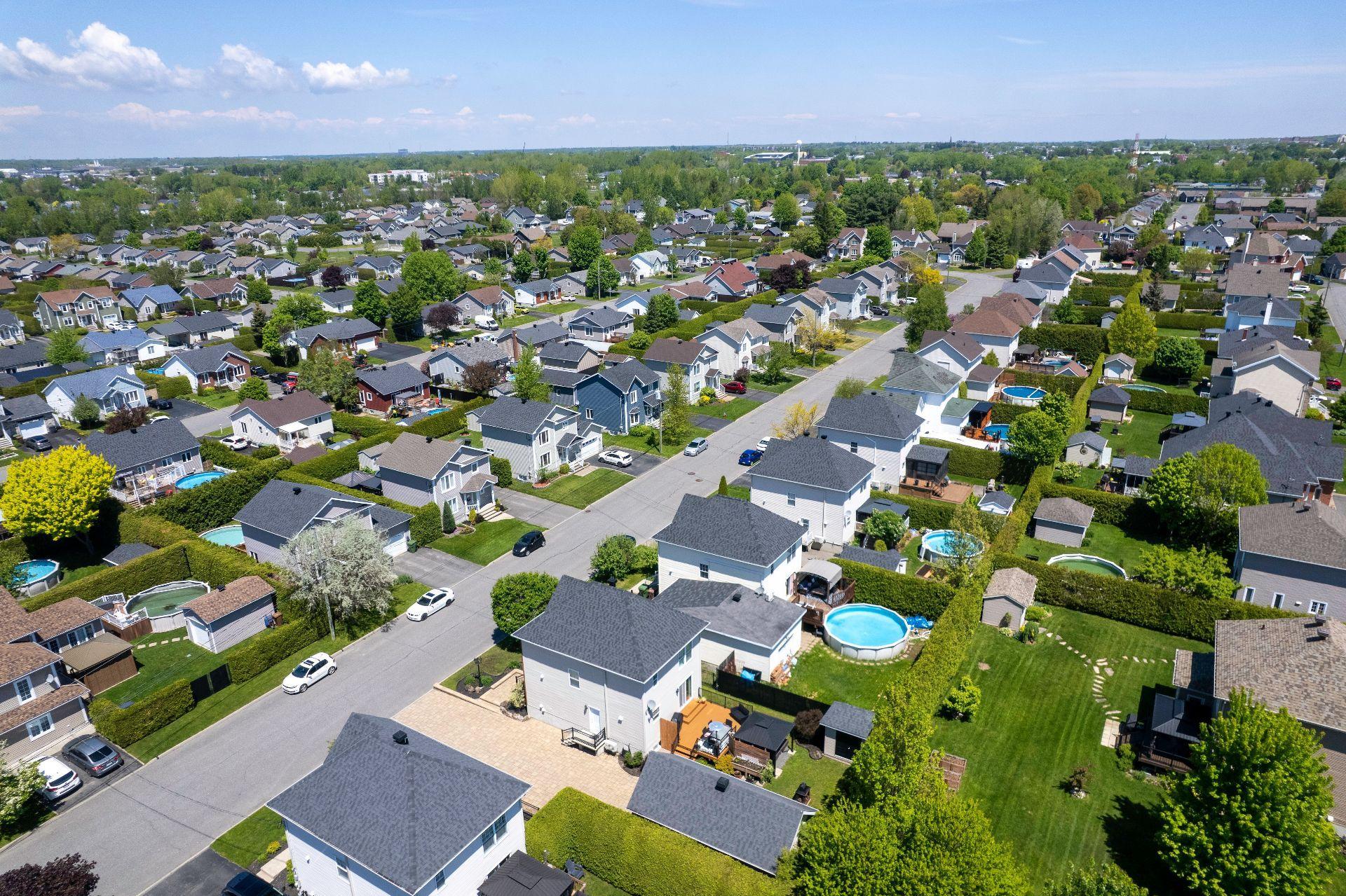 









2525


Rue Beethoven

,
Drummondville,




QC
J2B8M9

