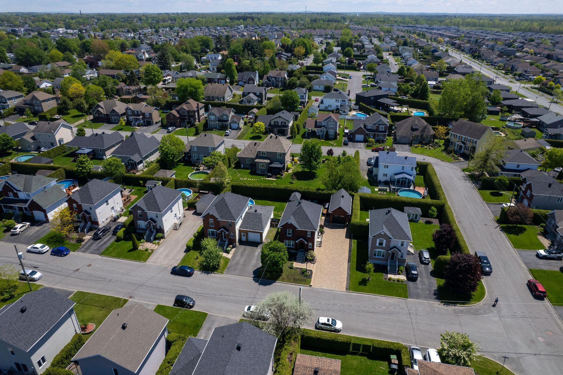 









2525


Rue Beethoven

,
Drummondville,




QC
J2B8M9


