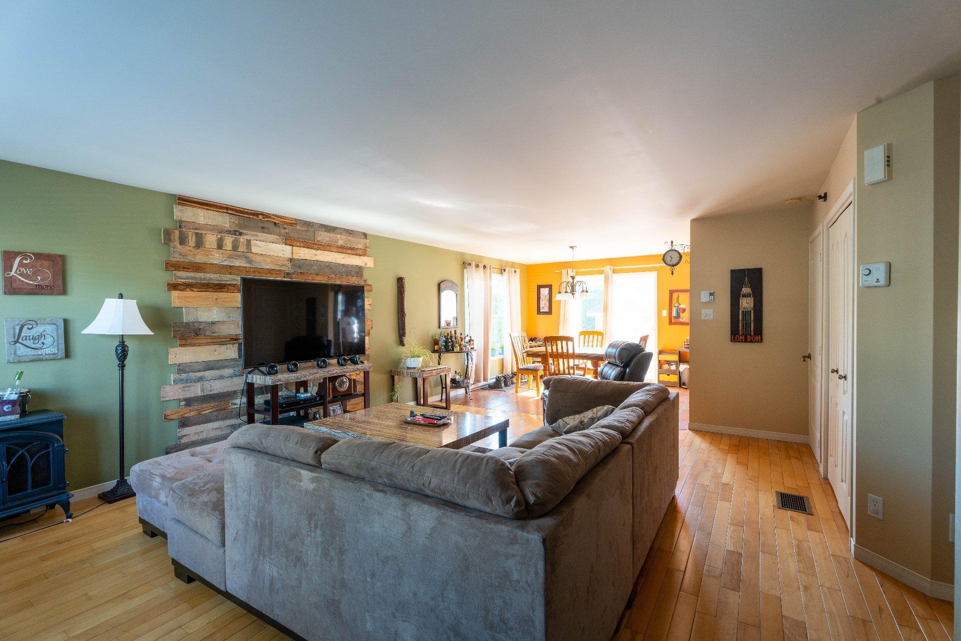 









2525


Rue Beethoven

,
Drummondville,




QC
J2B8M9

