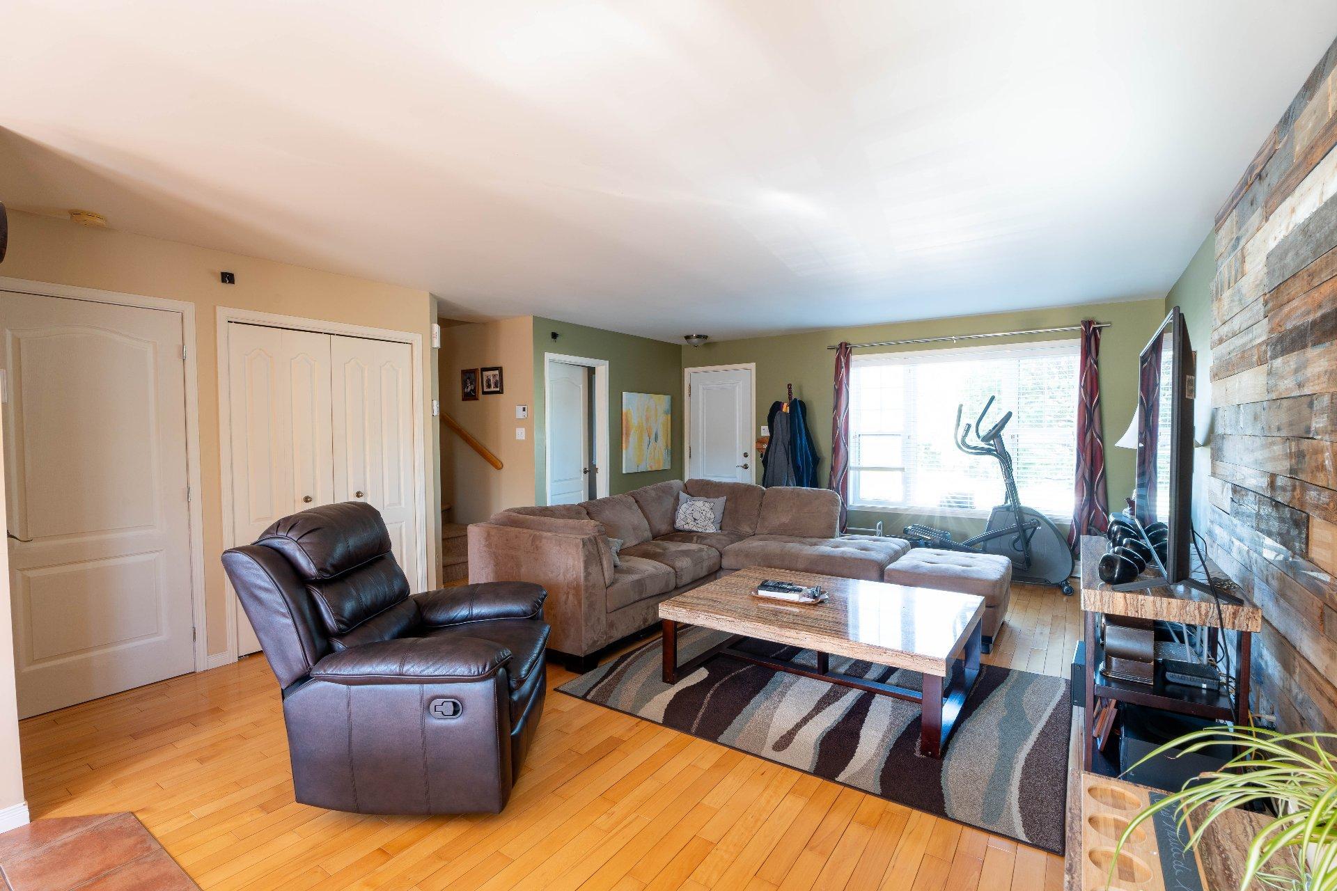 









2525


Rue Beethoven

,
Drummondville,




QC
J2B8M9

