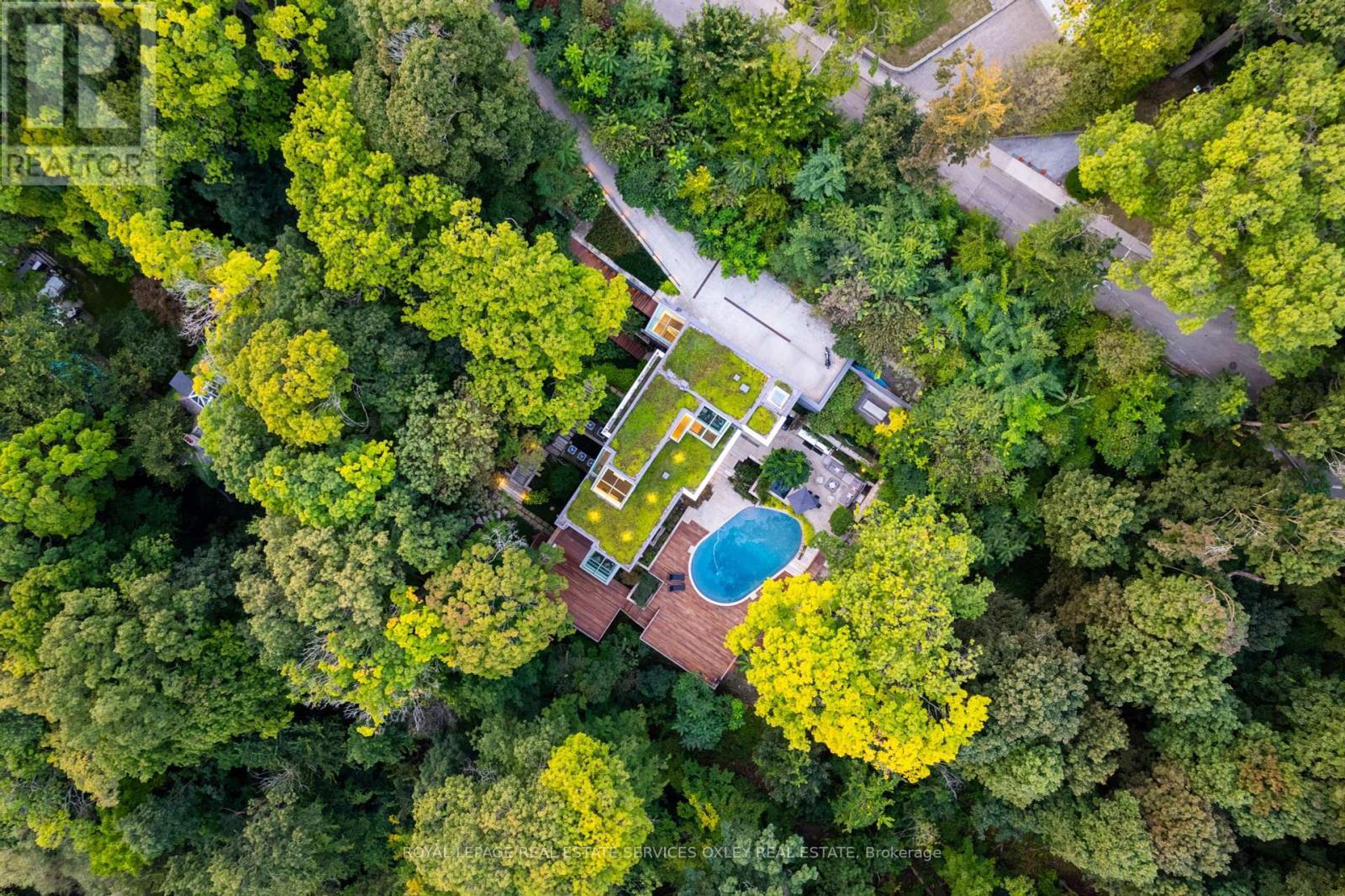 












11 BEAUMONT ROAD

,
Toronto,




Ontario
M4W1V4

