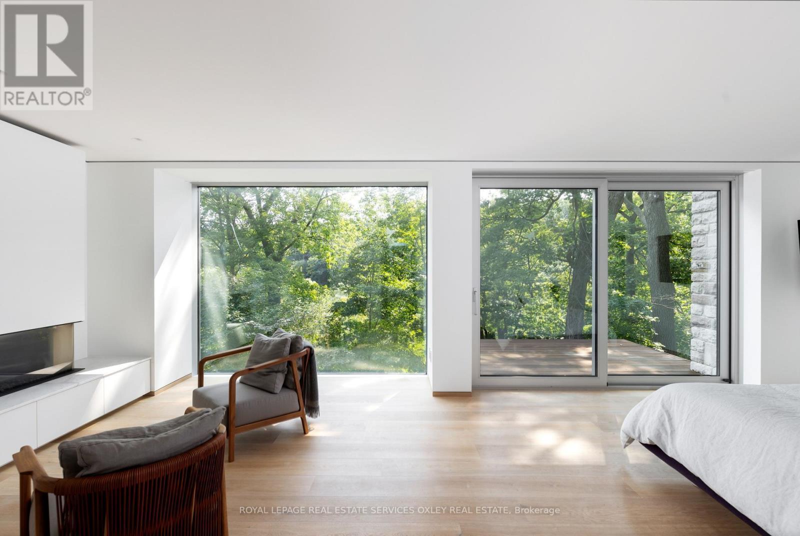 












11 BEAUMONT ROAD

,
Toronto,




Ontario
M4W1V4

