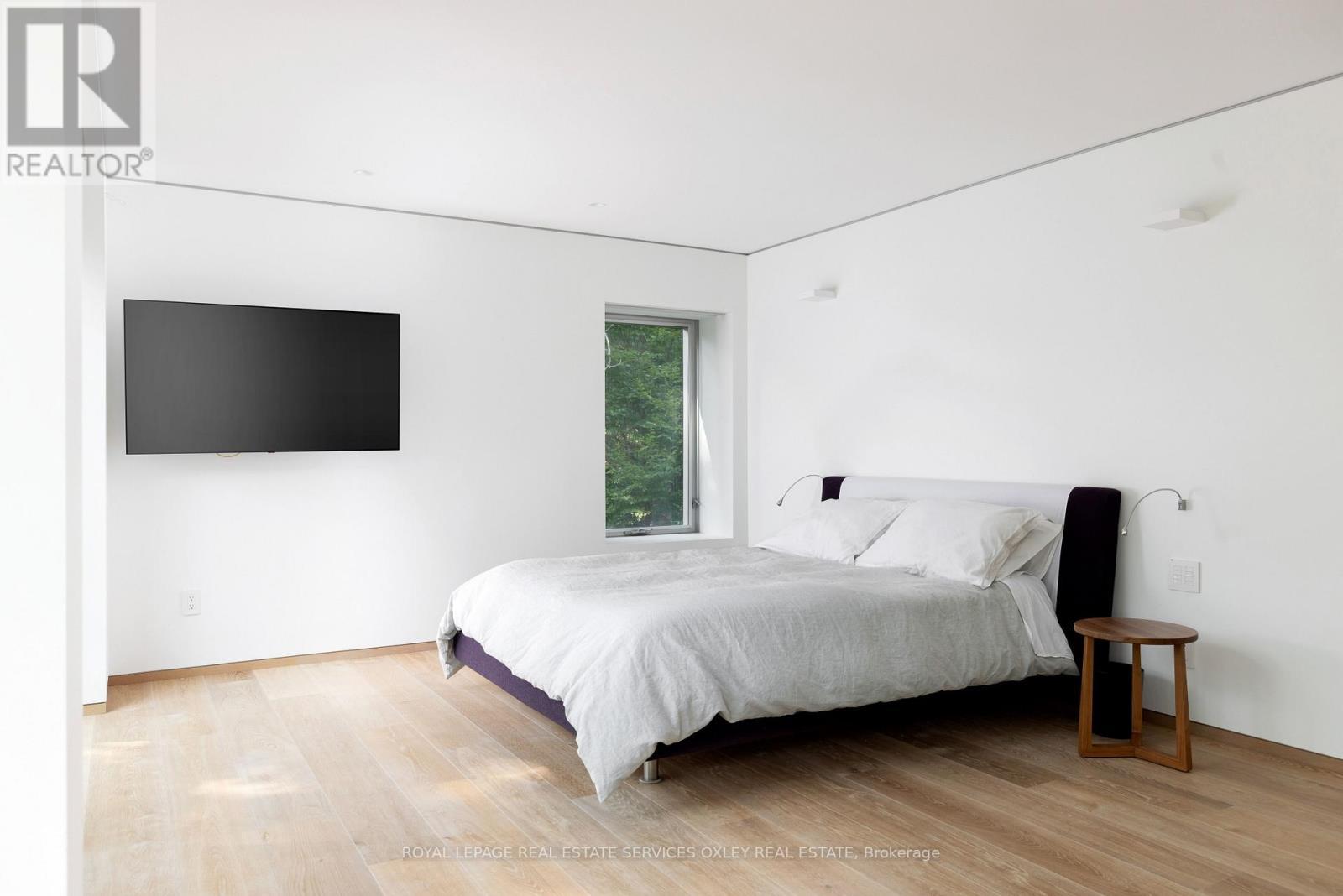 












11 BEAUMONT ROAD

,
Toronto,




Ontario
M4W1V4

